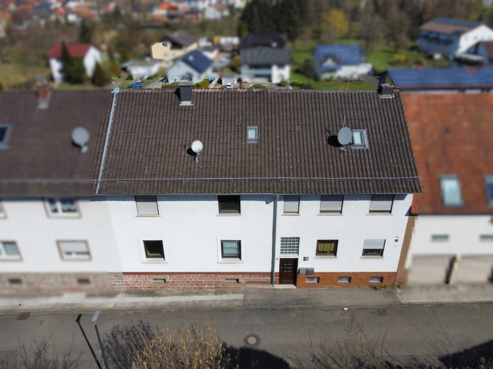 Thumbnail-Attraktives Zweifamilienhaus mit viel Platz und Zukunftsperspektive