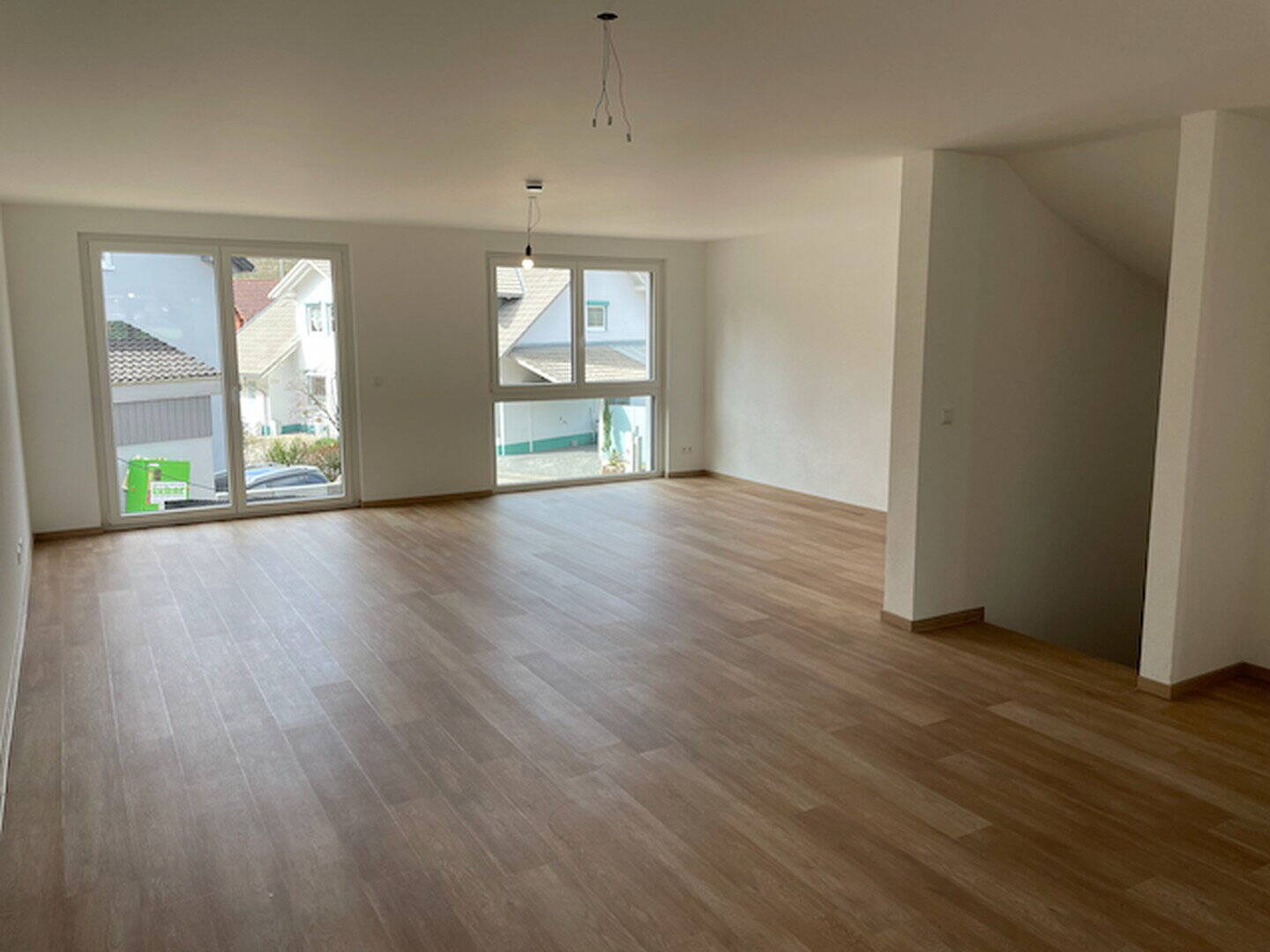 Thumbnail-Sehr schönes Reihenhaus BJ24 - Massivbau - Wärmepumpe - PV - Garage - EBK