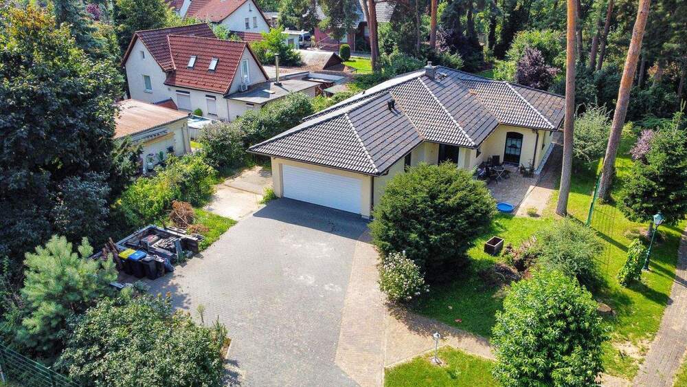 Thumbnail-Bungalow Energieklasse A mit Doppelgarage, Erdwärme, Kamin