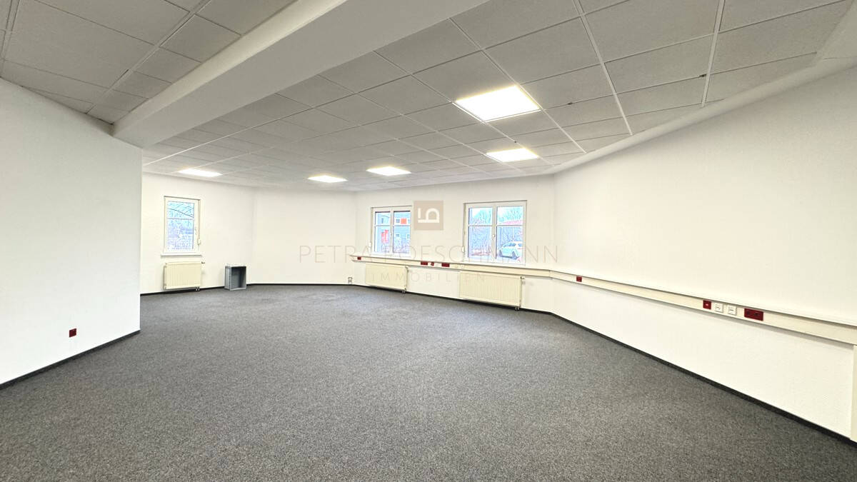 Thumbnail-Schöne, großzügige Büroflächen an der B13, 208 qm, Gewerbegebiet Karlskron, Küche, Parkplätze