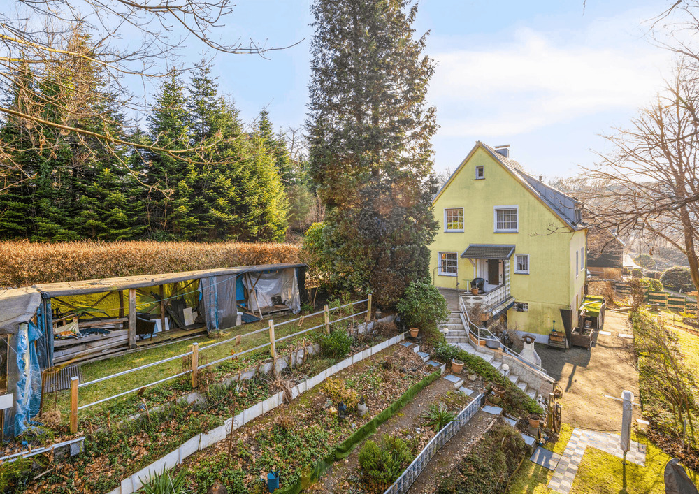 Thumbnail-Ein- Zweifamilienhaus mit Potenzial und großem Garten!