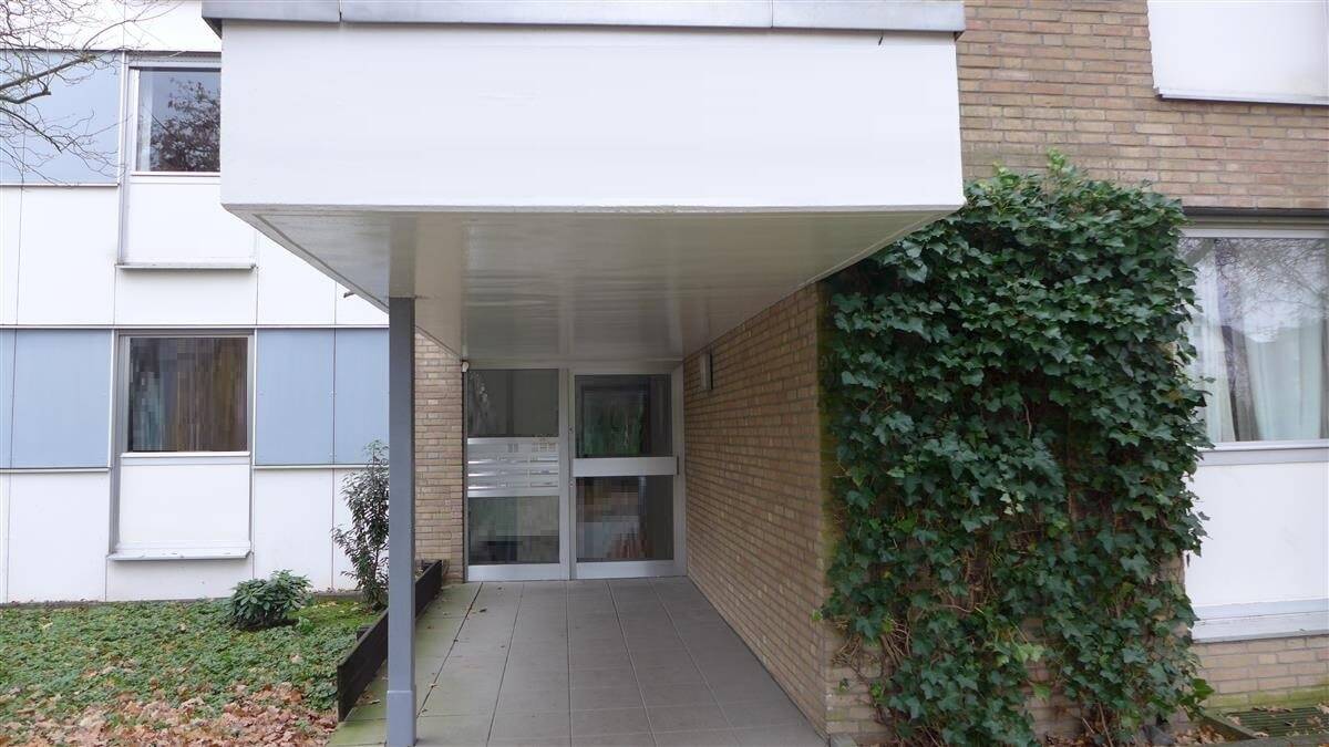 Thumbnail-Krefeld-Stadtwald: komfortable 6-Zimmer-Wohnung mit großen Terrassenflächen in ruhiger Lage