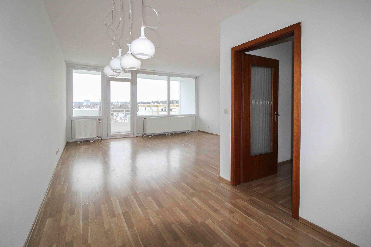 Thumbnail-Großzügige 3-Zimmer-Wohnung mit sehr gutem Grundriss und Balkon in Bonn