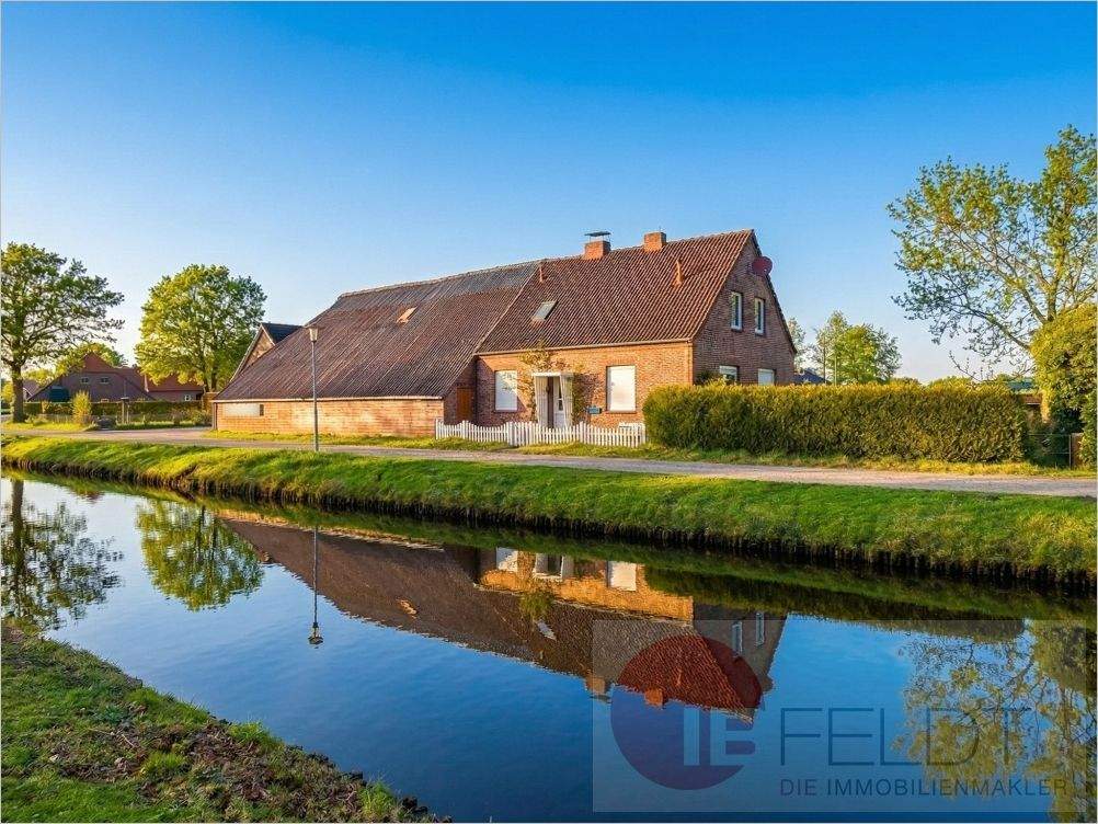 Thumbnail-Kleinod zum Wachküssen mit Idylle pur: Fehnhaus direkt am Wasser mit Scheune, Garage & großem Garten