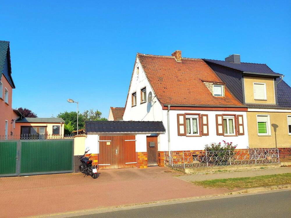 DHH mit Carport.jpg