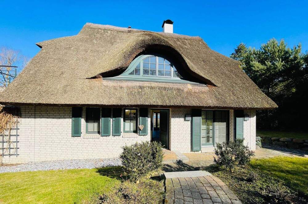 Thumbnail-Hochwertige Reetdachidylle auf Rügen - Boddenblick, Ruhe & Natur