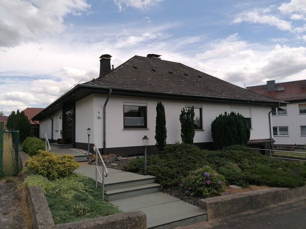 Thumbnail-Exklusives Ein- bis Zweifamilienhaus mit privatem Wellnessbereich und traumhaftem Ausblick