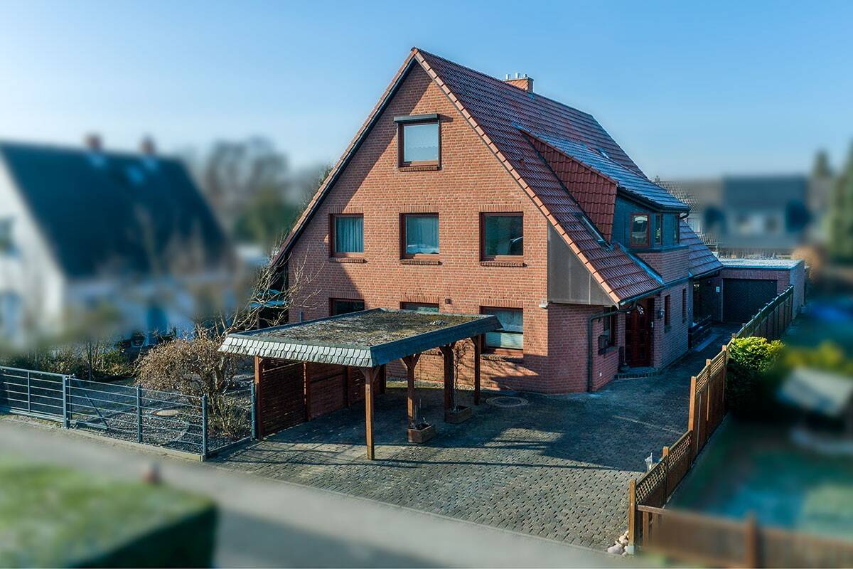 Thumbnail-Top gepflegtes Zweifamilienhaus mit zwei Kaminen, Vollkeller und Garage in beliebter Ortslage