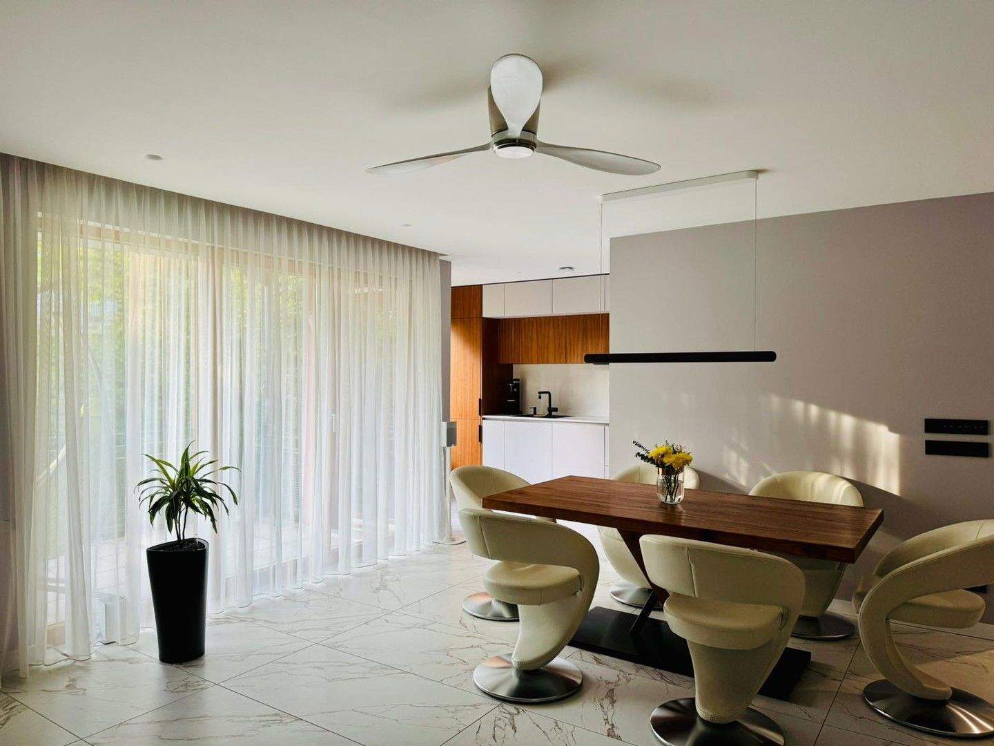 Thumbnail-Luxuriöse 4-Zimmer Wohnung in Düsseldorf-Medienhafen