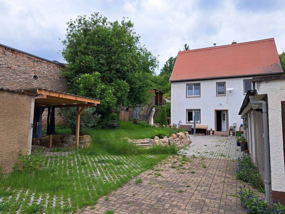 Thumbnail-Einfamiliehaus mit Garten in Hanglage