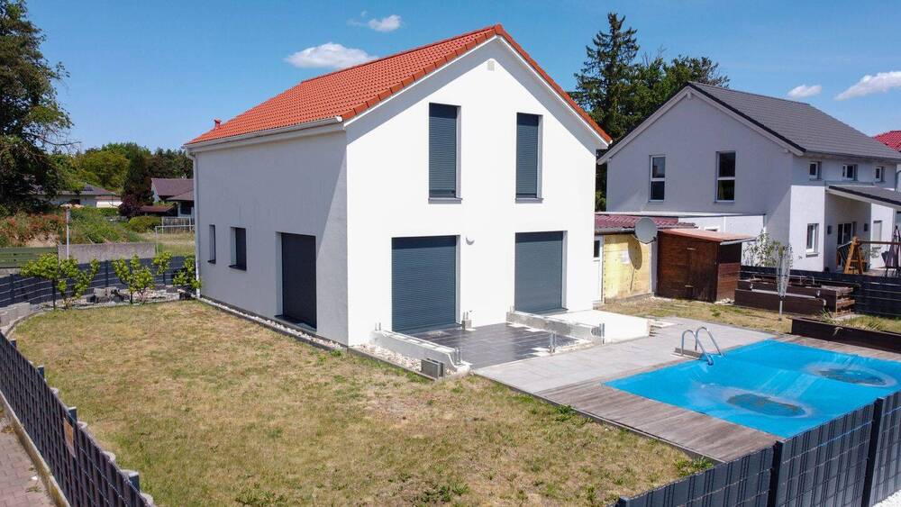 Thumbnail-Familienfreundliches Erbpacht-Haus mit Pool – modernes Wohnen zum attraktiven Einstiegspreis