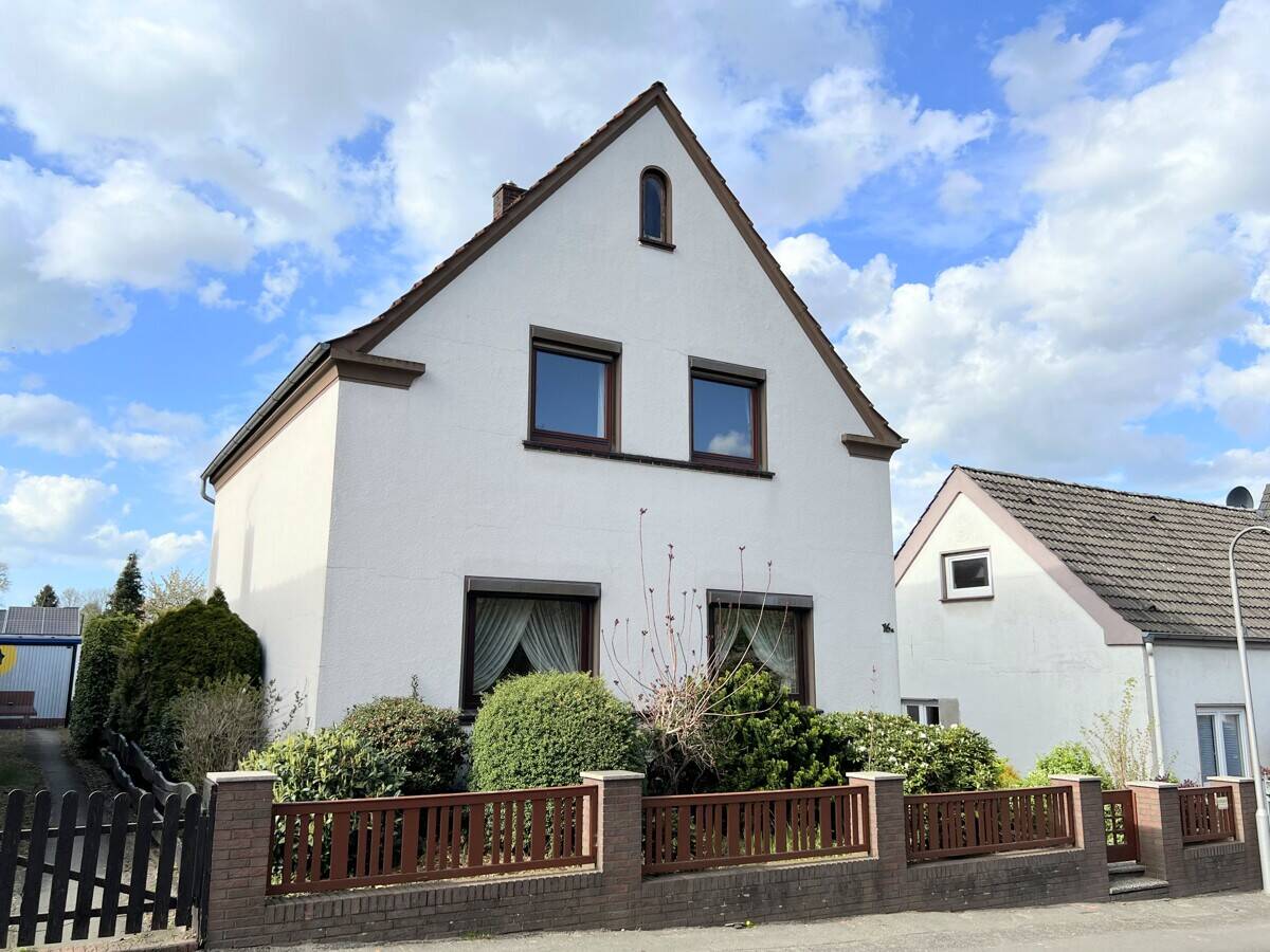 Thumbnail-PURNHAGEN-IMMOBILIEN - Freistehendes Einfamilienhaus in zentraler Lage von Bremen-Lüssum!