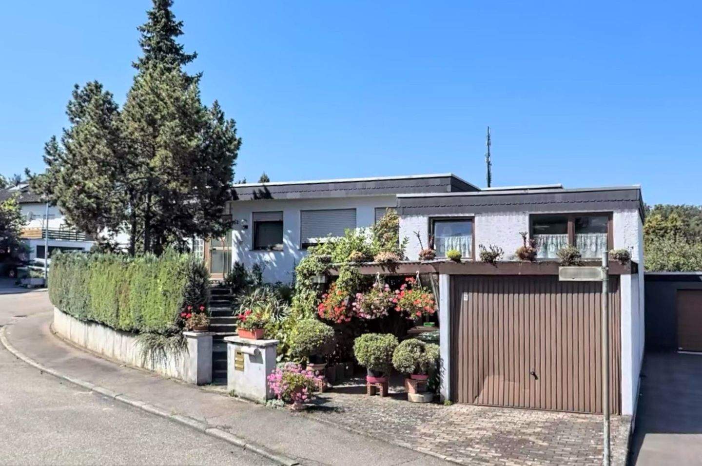 Thumbnail-Großzügiges Einfamilienhaus mit viel Gestaltungspotenzial