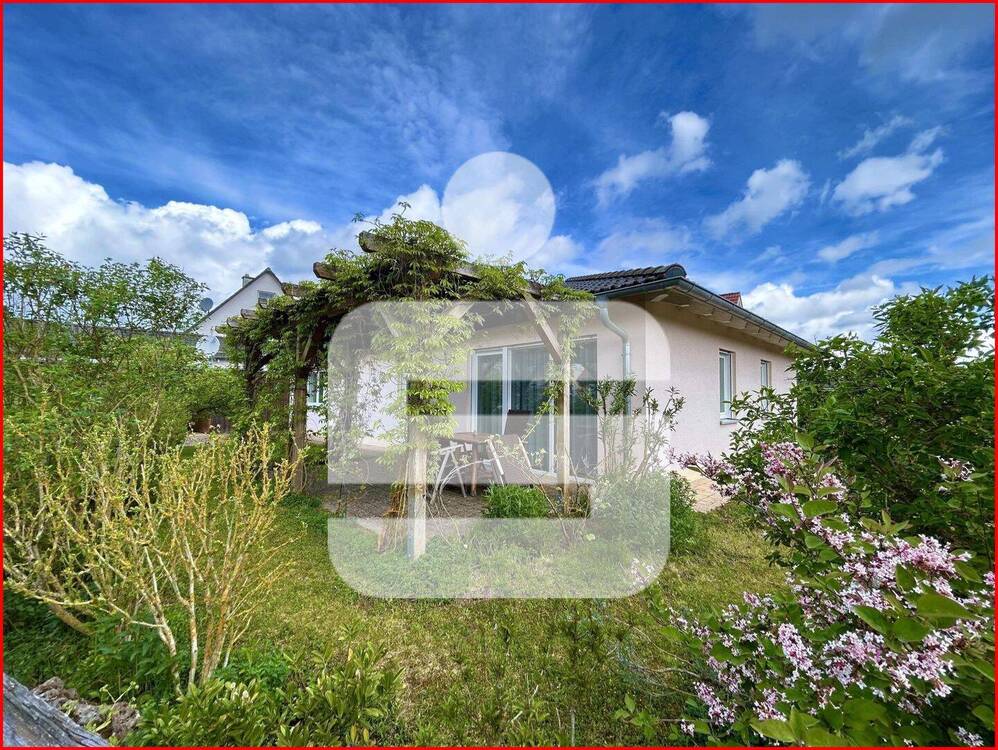 Thumbnail-Moderner, gepflegter Bungalow mit Garten
