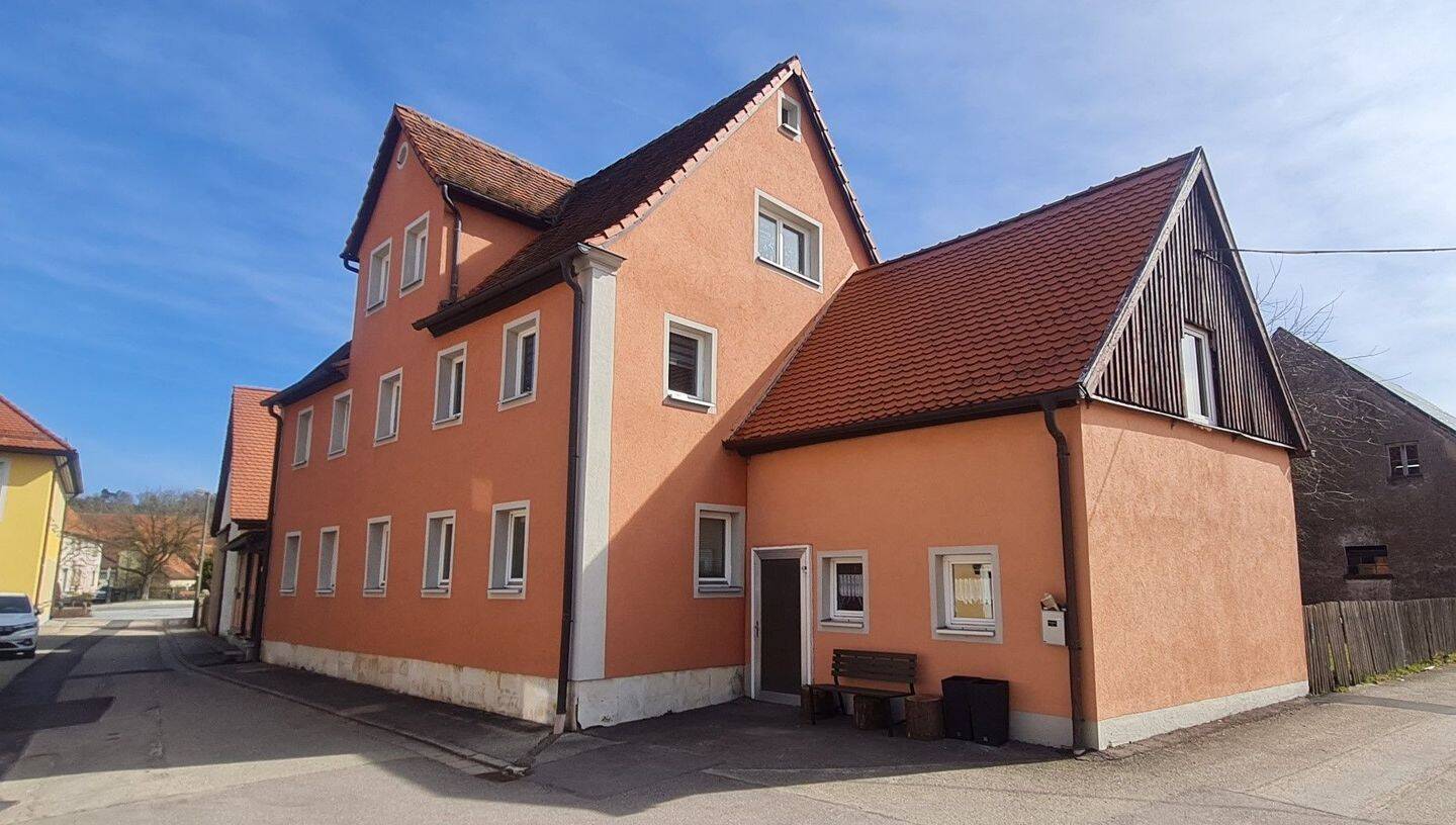 Thumbnail-Gepflegtes 4 Familien-Wohnhaus in 91598 Colmberg - 2 Wohnungen kurzfristig bezugsfrei