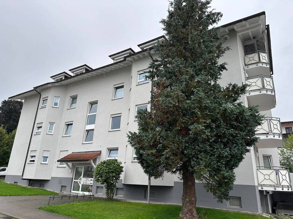 Thumbnail-2 ½ - Zimmer-Erdgeschoss-Wohnung mit Terrasse und Tiefgaragenstellplatz