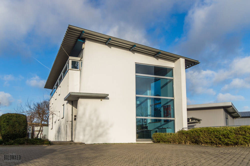 Thumbnail-Repräsentative Immobilie mit Anbaumöglichkeit auf 2558m² Grundstück Halle, Werkstatt, Lager und Büro
