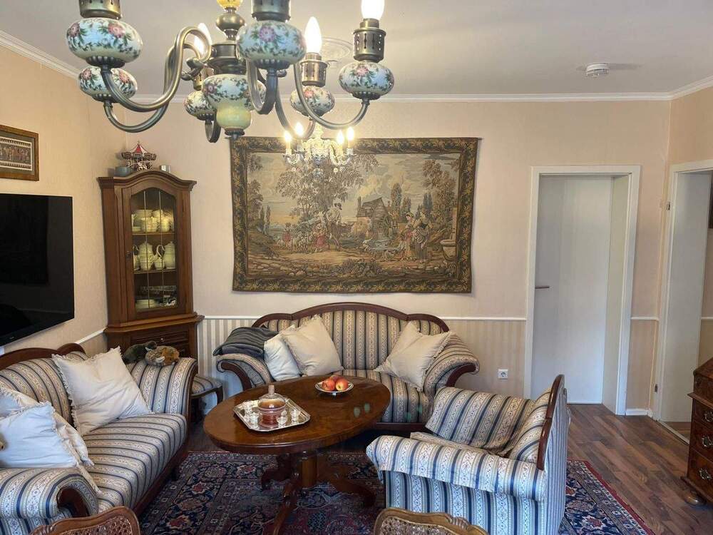 Thumbnail-Parksiedlung Bad Homburg - stilvoll renovierte 4 Zimmer Wohnung mit Blick in den Park!