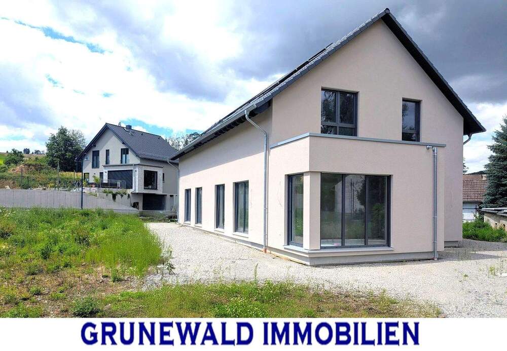 Thumbnail-Genug Platz für alle Generationen – gemeinsam und doch individuell wohnen im Doppelhaus.