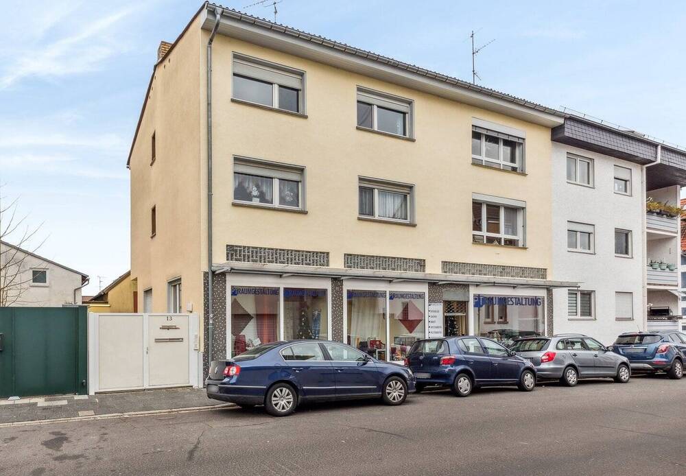 Thumbnail-Bezugsfreies Wohn- und Geschäftshaus mit Entwicklungsmöglichkeiten