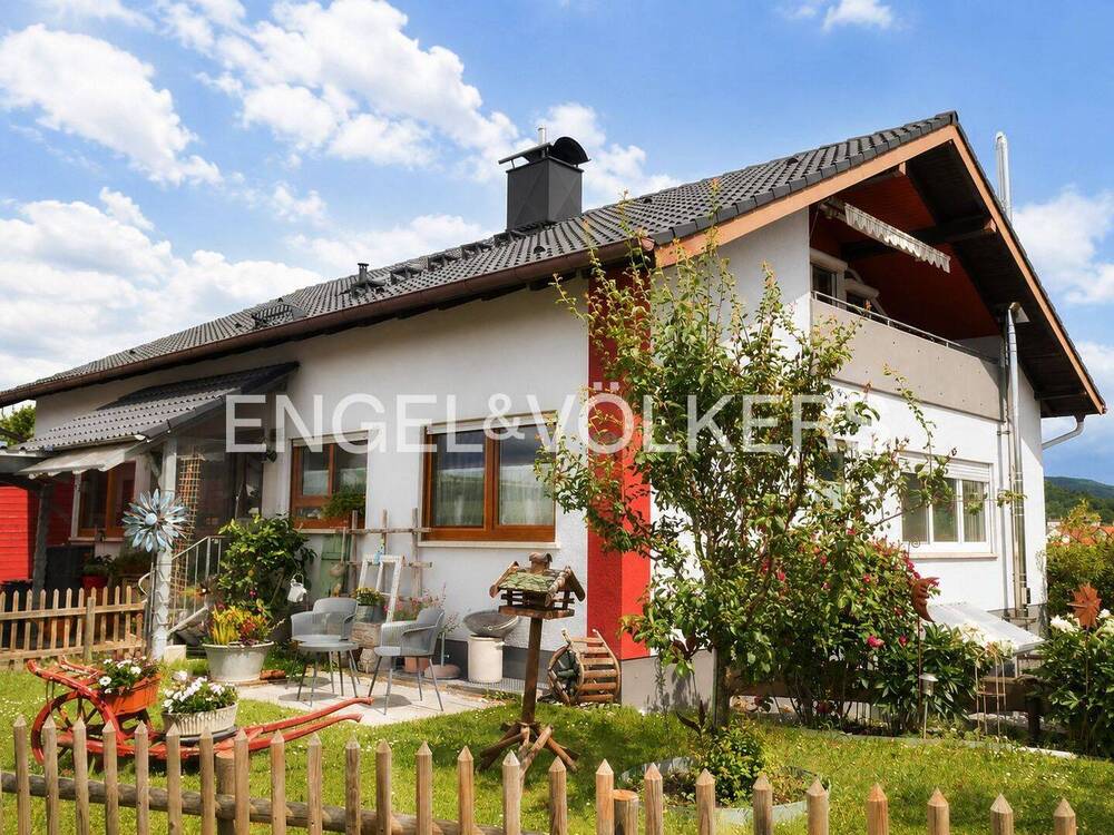 Thumbnail-Attraktives 2-3 Familienhaus mit herrlichem Garten, Aussicht + Parkflächen . bestens gepflegt und teilsaniert