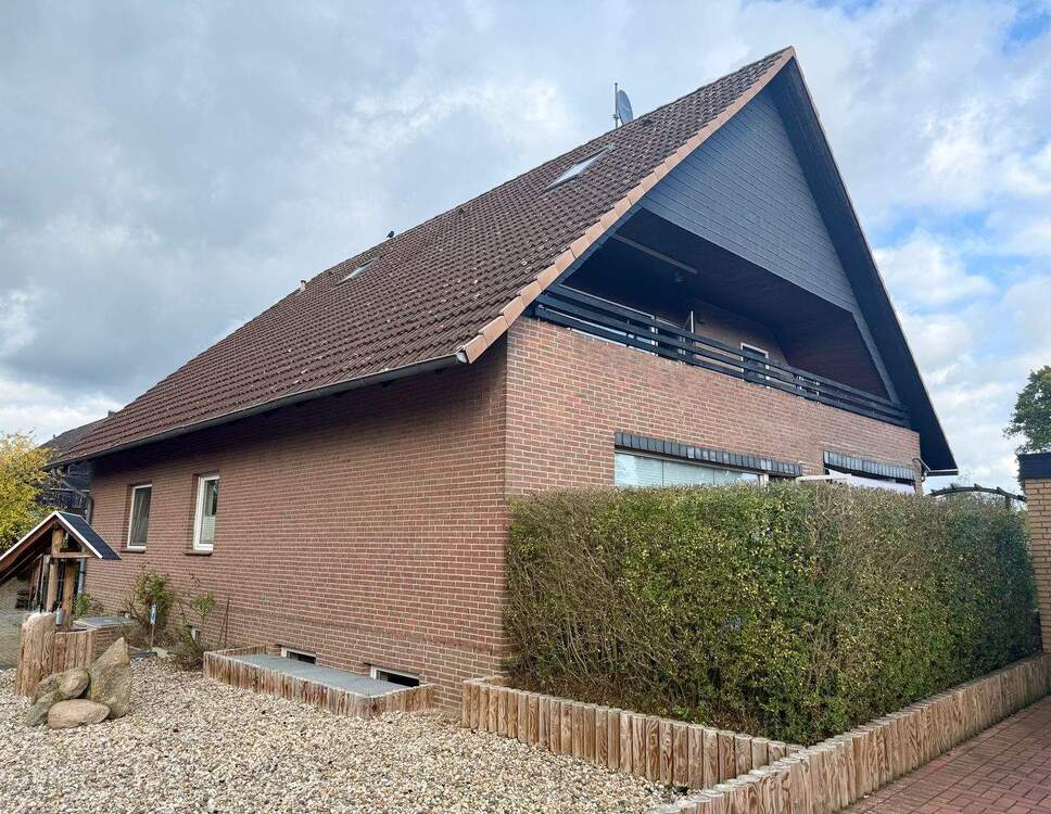 Thumbnail-Vielseitiges Zweifamilienhaus mit großem Grundstück und vielen Möglichkeiten!