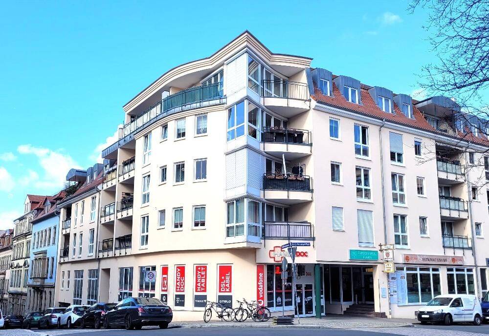 Thumbnail-Schöne Drei-Zimmer-Wohnung mit Balkon in ruhiger Lage am F.C. Weiskopfplatz 9