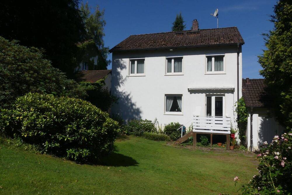 Thumbnail-***Gepflegtes Wohnhaus mit einem großen und schön eingewachsenem Grundstück direkt in Erbach***