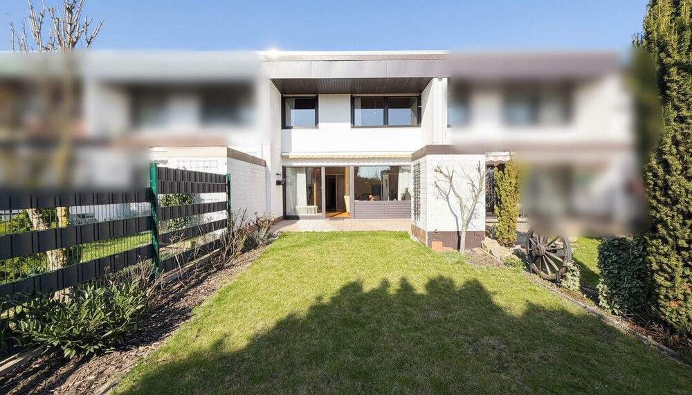 Thumbnail-Reihenhaus mit Garten und Garage in Feldrandlage