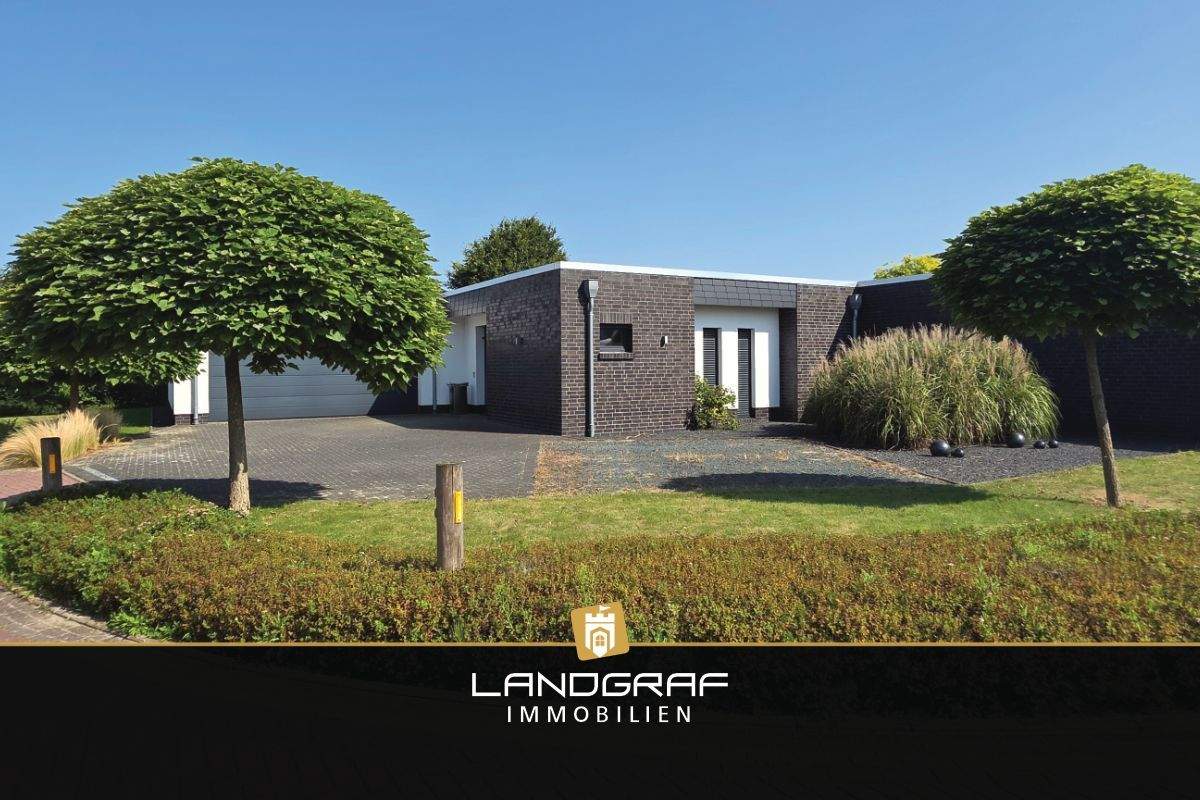 Thumbnail-Exklusiver Lebensraum! Design trifft Großartigkeit – moderner Bungalow mit separaten Rückzugsorten für mehrere Generationen.