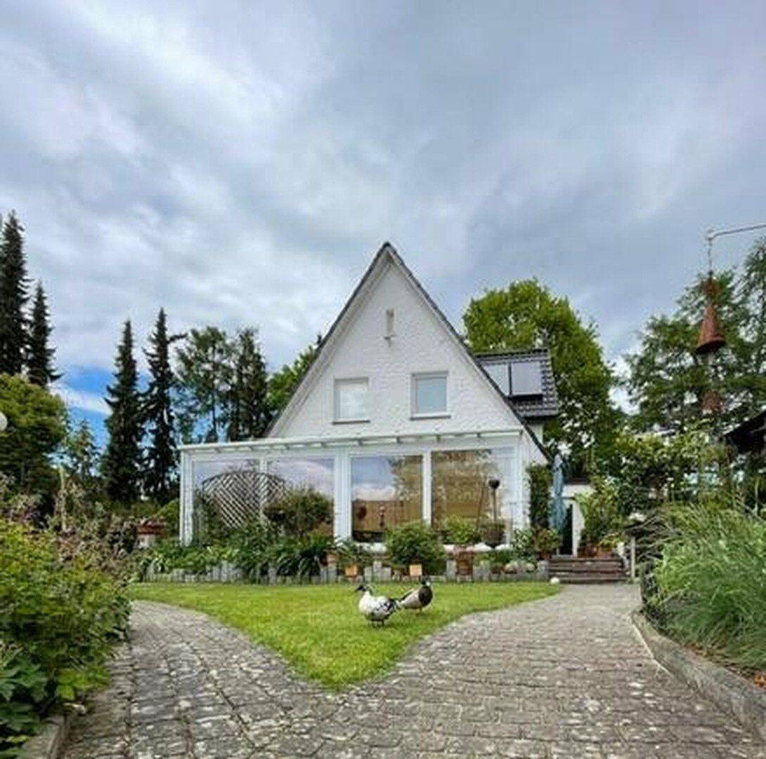 Thumbnail-Klassisches Stadthaus und separater Bungalow