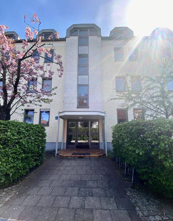 Thumbnail-München-Johanneskirchen: 2-Zimmerwohnung, hell, freundlich und ruhig. Besichtigung nach Vereinbarung.