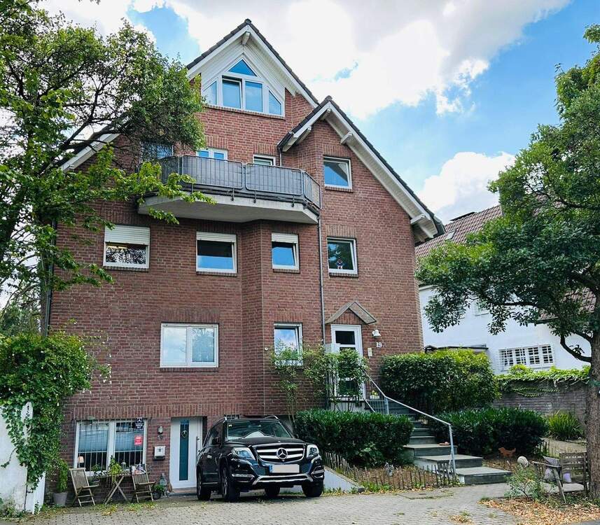 Thumbnail-Mehrfamilienhaus in Essen-Bredeney in ETW aufgeteilt