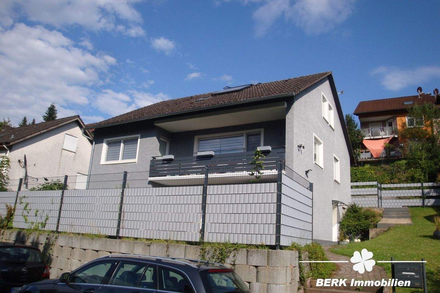 Thumbnail-BERK Immobilien - Vielseitiges Ein- bis Zweifamilienhaus in ruhiger Lage von Weilbach