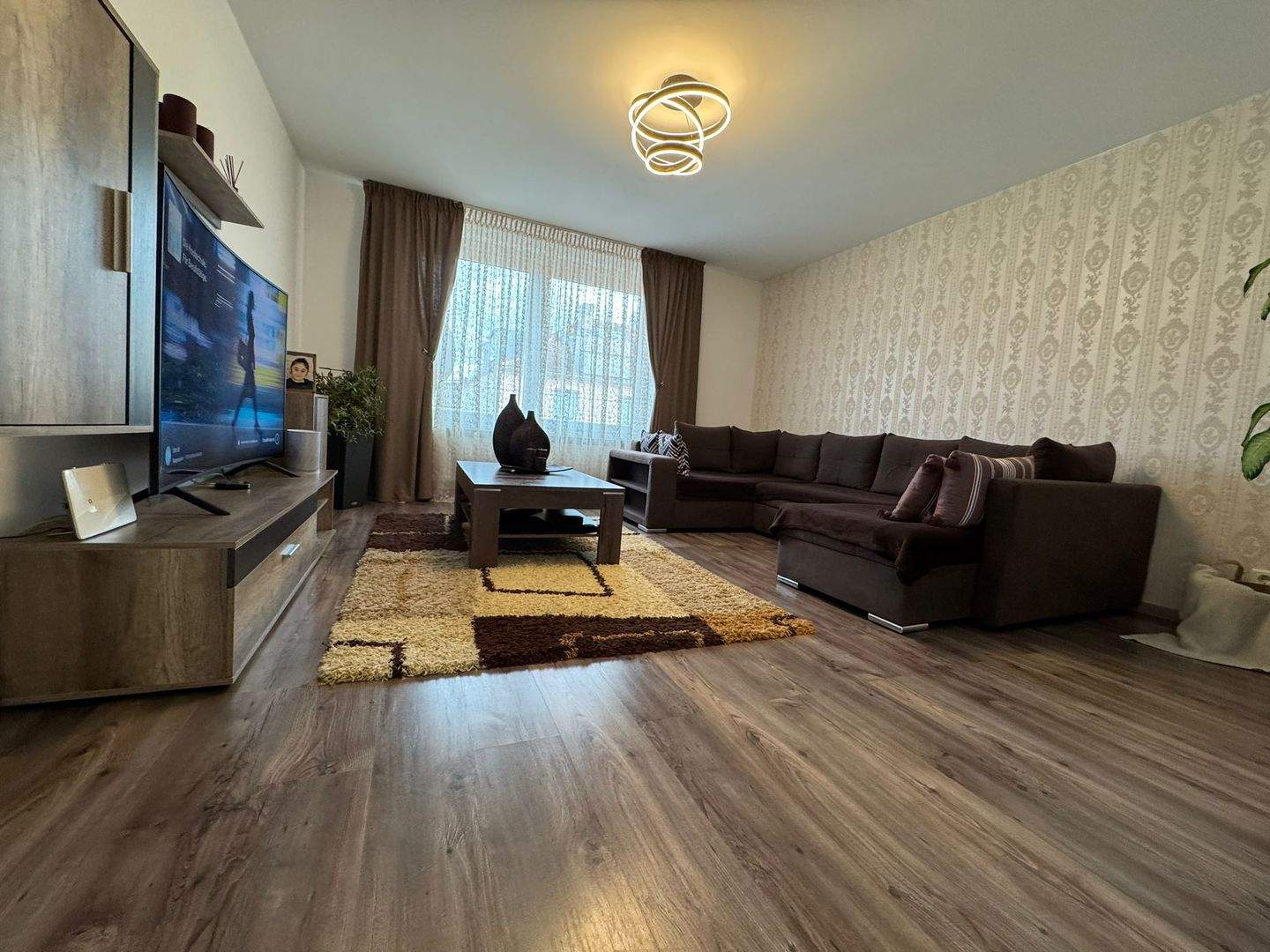 Thumbnail-Hochwertig sanierte 3-Zimmer-Wohnung mit Balkon in Nürnberg-Gostenhof – Ihr neues Eigenheim im gepflegten Haus