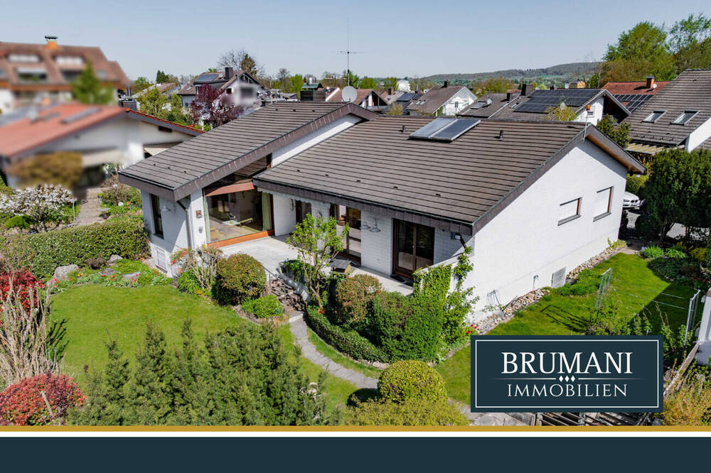 Thumbnail-BRUMANI | Großzügiges Einfamilienhaus mit großem Garten, Sauna und ELW in Teningen