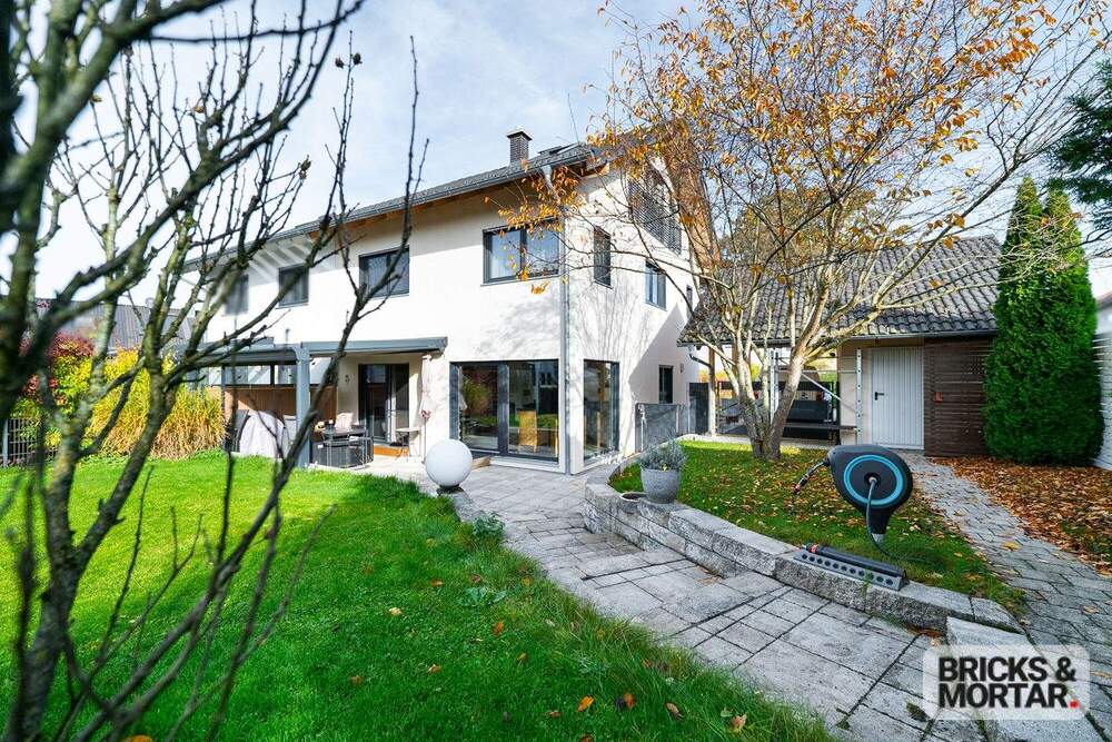 Thumbnail-Exklusive Doppelhaushälfte in Südwestlage am Wörthsee, hochwertig, energieeffizient mit Dachstudio