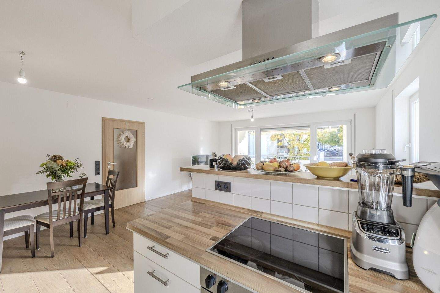 Thumbnail-Moderne 4-Zimmer-Wohnung mit Südbalkon im Herzen von Bissingen!