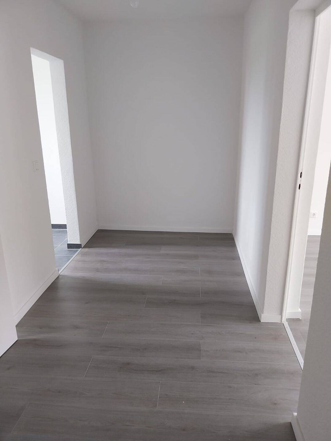 Thumbnail-3-Zimmer-Wohnung frisch saniert