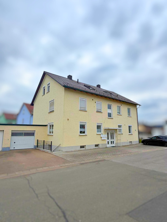 Thumbnail-Geräumige Mietwohnung in Pfreimd mit Badewanne und Garage, frei ab sofort