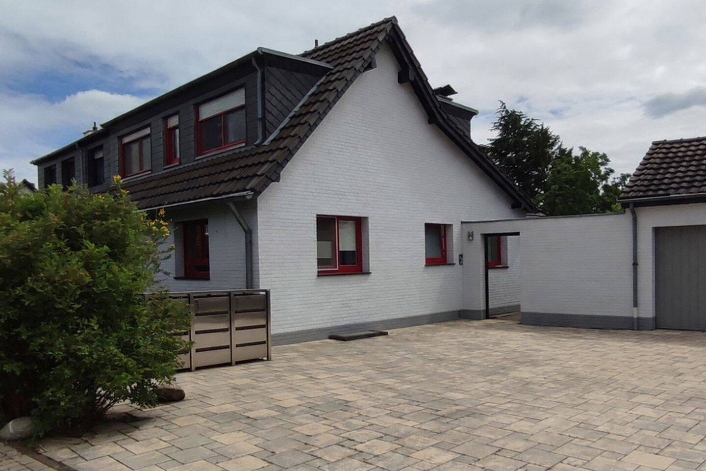 Thumbnail-Modernisiertes Haus auf großem Grundstück, seltene Gelegenheit in K-Vogelsang mit Ausbaureserven
