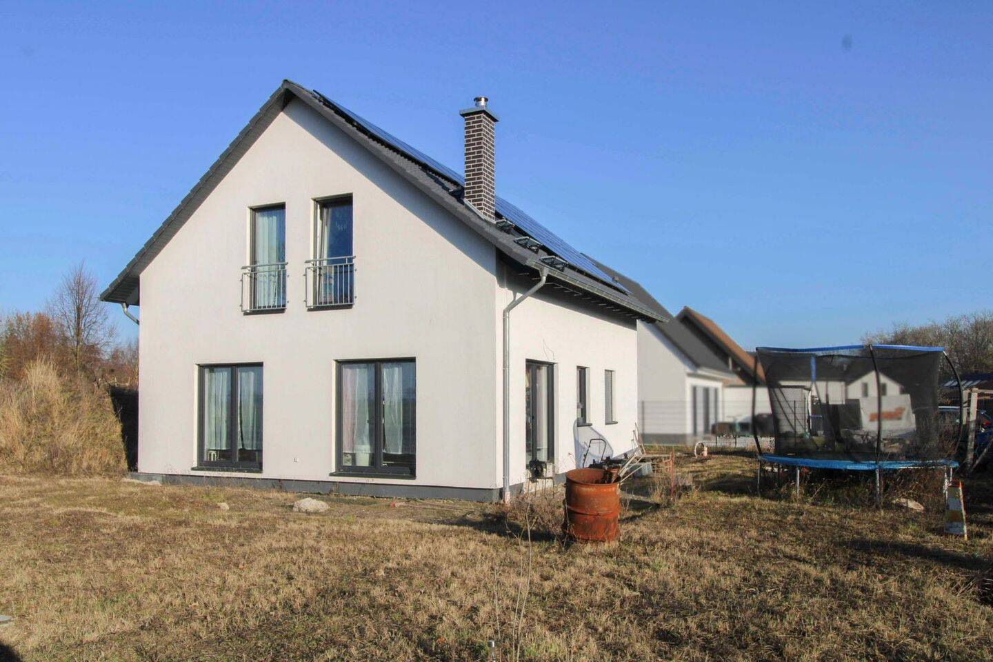 Thumbnail-Großzügiger Wohntraum mit großem Garten - Ideal für Familien!