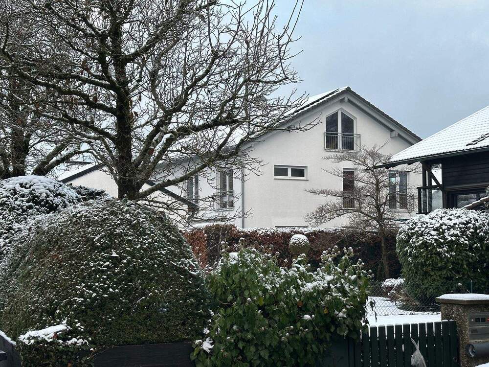 Thumbnail-DHH in Energieeffizienz A+! Viel Platz im neuwertigen ruhigen Haus, mit großem Garten in Bernried.