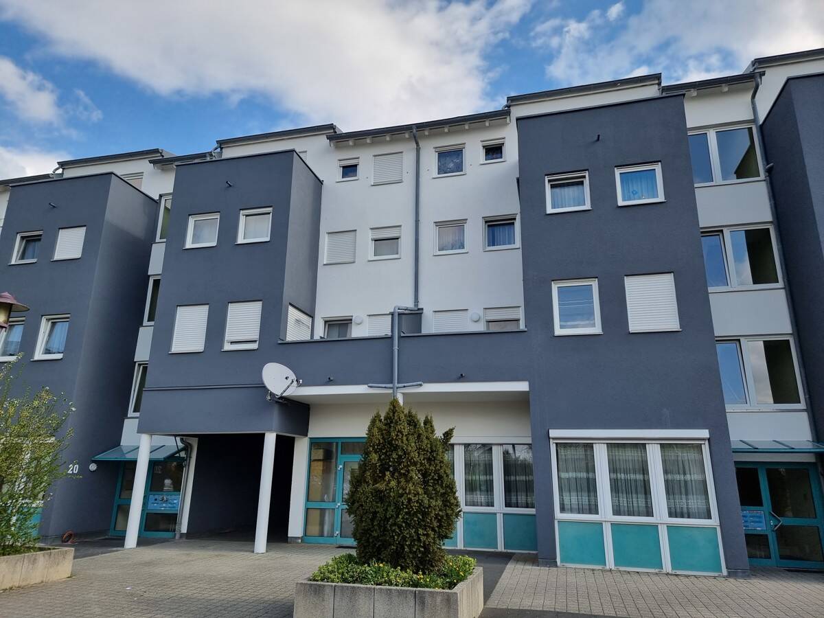 Thumbnail-Charmante 1,5-Zimmer-Wohnung mit Terrasse & Tiefgaragenstellplatz in Öhringen zum Kauf