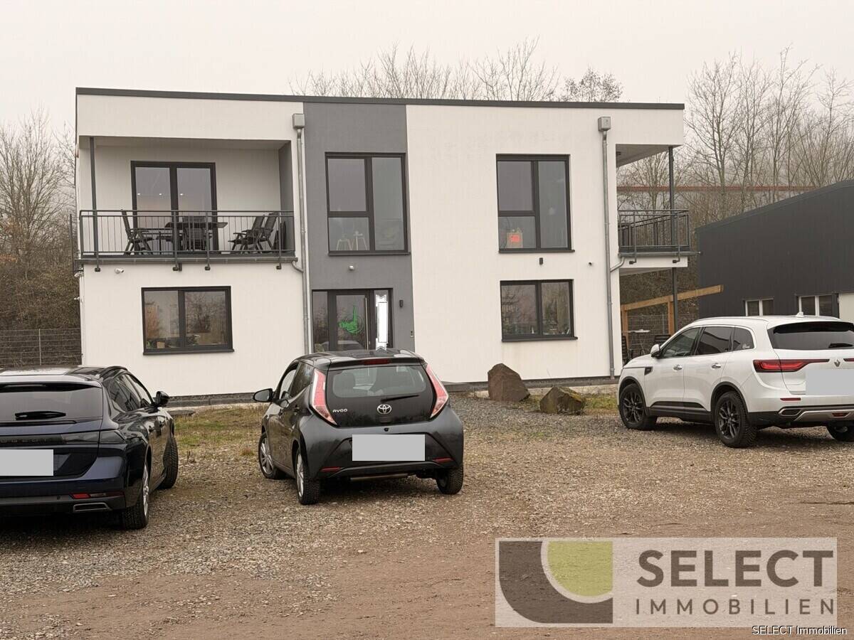 Thumbnail-Gewerbegrundstück mit modernem Wohn- u. Bürogebäude und Lagerhalle