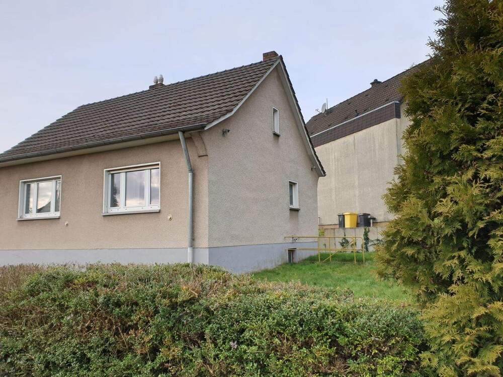 Thumbnail-amarc21 - freistehendes kl. Einfamilienhaus auf gr. Grundstück