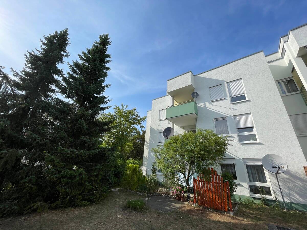 Thumbnail-Privates Gartenidyll mit TG - 3 Zimmer in Eislingen, sofort bezugsfrei!