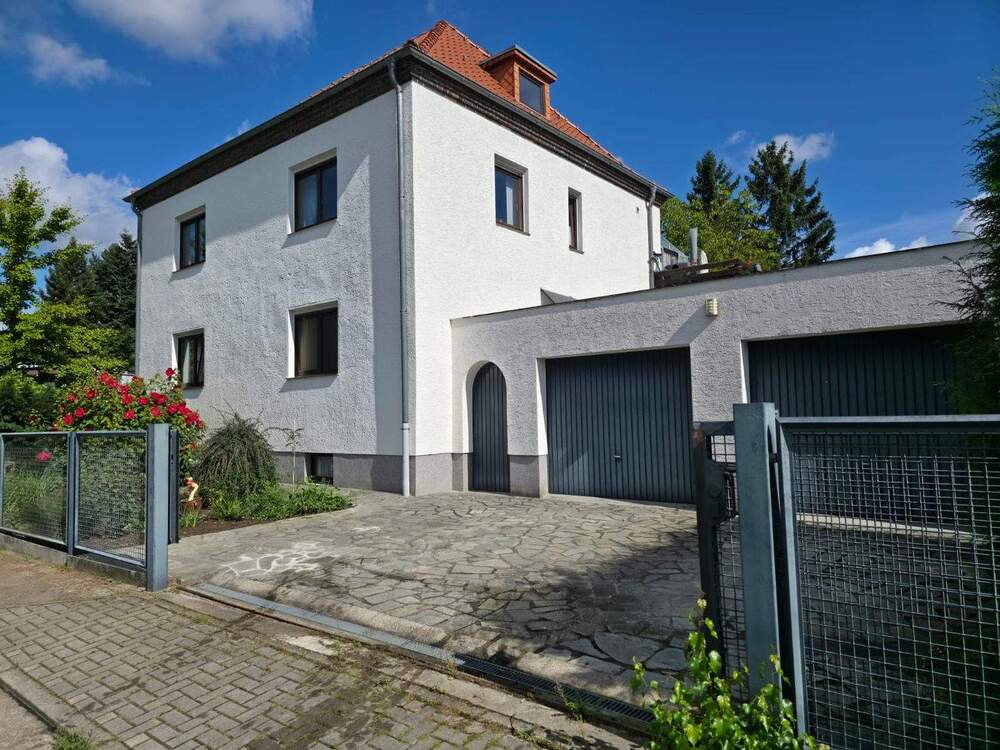 Thumbnail-Mehrfamilienhaus mit Gartenidylle und Pool