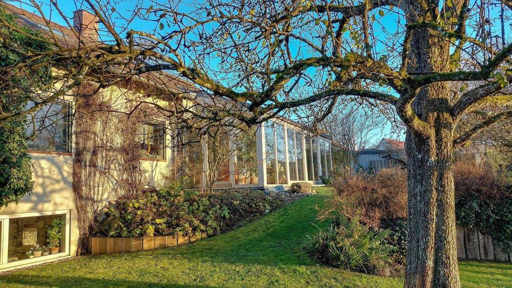 Thumbnail-Flexibel nutzbares Zweifamilienhaus gepflegt mit schönem Garten