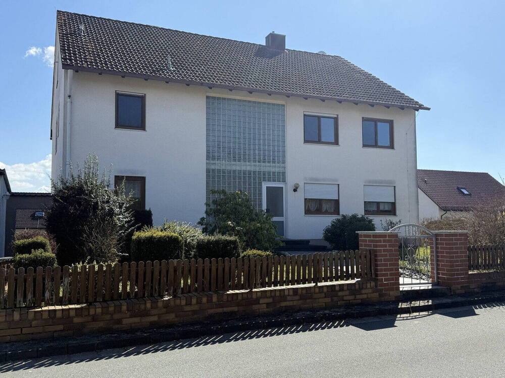 Thumbnail-2-3 Familienhaus zur variablen Nutzung in ruhiger Lage, DG Wohnung erweiterbar